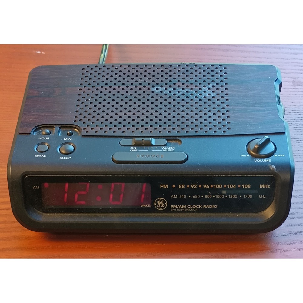 GE 7-4613A FM AM Digital Clock Radio Alarm Vintage Bedside 1980s Working